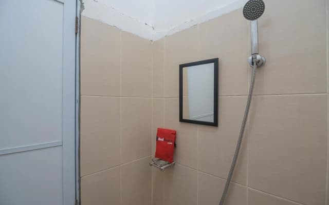 Buana Vista Kostel by RedDoorz