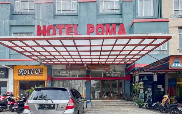 Urbanview Poma Hotel