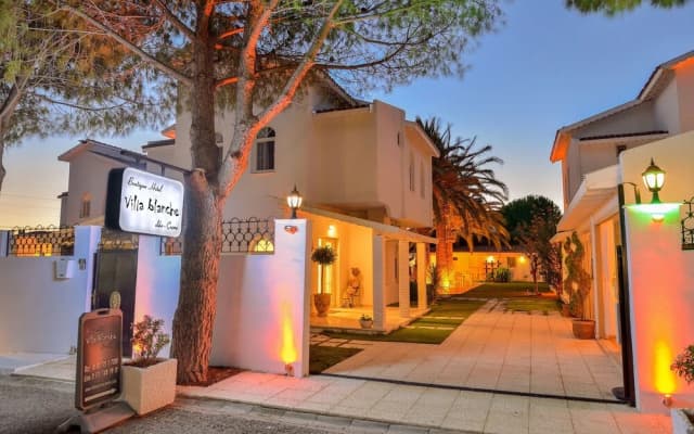 Villa Blanche Otel
