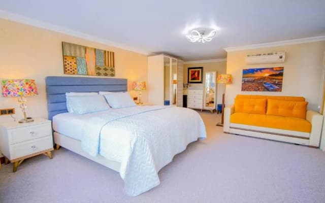 Dolphin Boutique Hotel & Restaurant