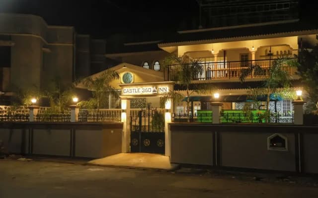 Castle 360 Inn