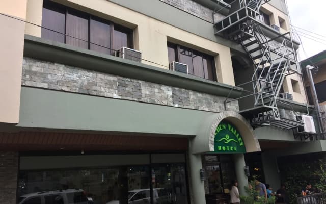 Golden Valley Hotel