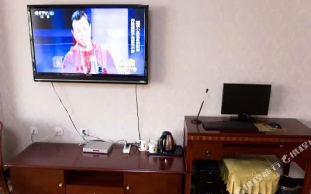 Super 8 Hotel (Tangshan Fengnan Wenhua Square)