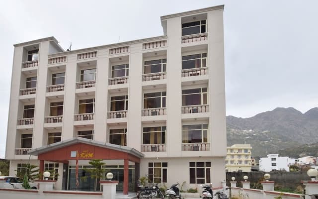 OYO 11616 Hotel Shree Ram