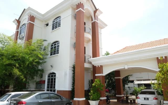 OYO 905 Hotel De'Light Villa