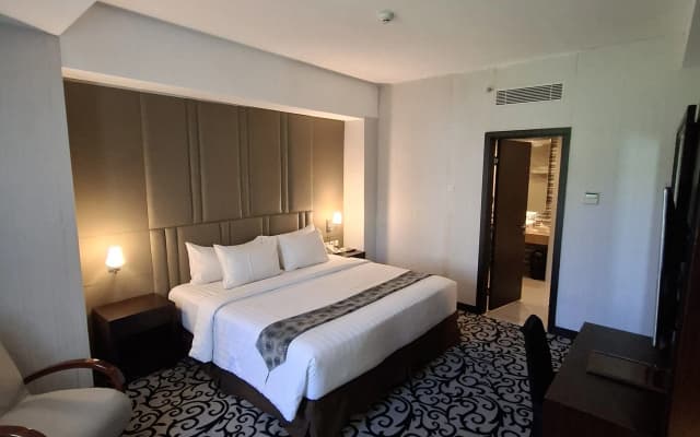 Grand Royal Denai Hotel