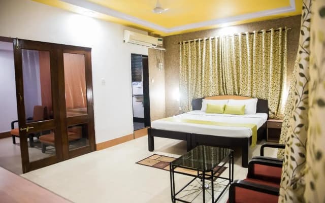 10765 Hotel Tanish