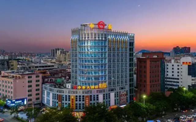 Yangjiang Zhongtai Hotel (Guangtai Mojiang Road)