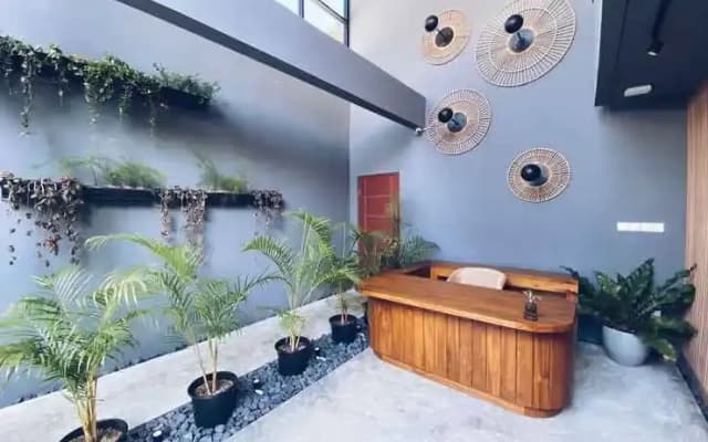 Ayom Suite