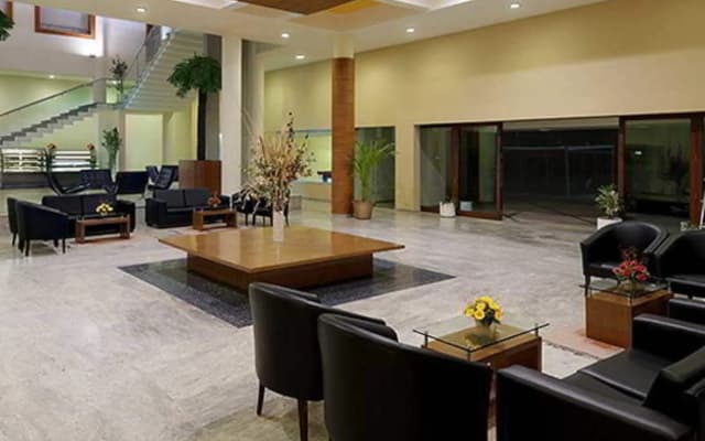 Seasons Hotel