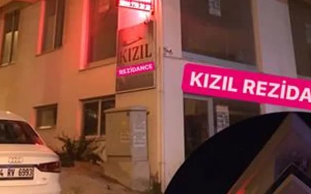 Kızıl Suit House