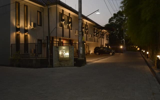 Puri Chorus Hotel