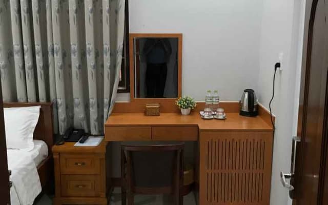 Rich Hotel
