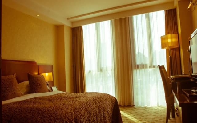 Royal Garden Hotel Jimo