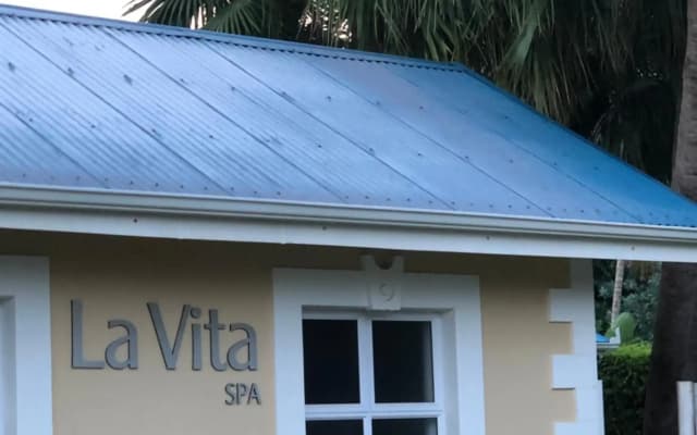 Caribbean Pool-Side Villa 1148