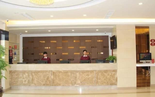 Elan Hotel Ningbo Bus Center
