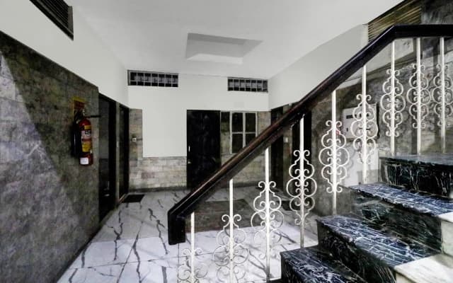 OYO 82131 Sahani Guest House