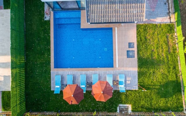 Lilly Villa 2