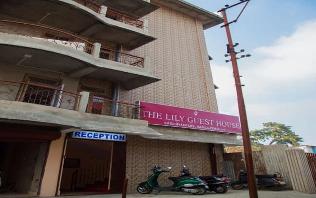 OYO 11515 The Lily Guest House