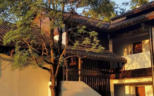 Xunmiri Qinin Villa