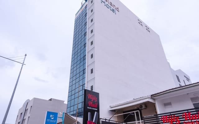 OYO 89421 PP Island Hotel