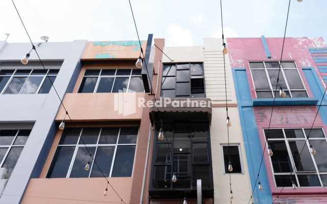 Capsule Inn Antasari RedPartner