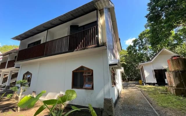 Capital O 92612 Penginapan D'alas Purwo & BeachNearPadang Savana Sadengan