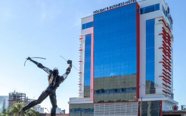 Holiday & Business Hotel - Ao lado do Centro de Eventos e Arena Conda