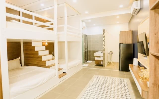 Kiwi's Homestay & Cafe