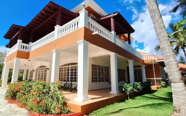 9th Hole Villa