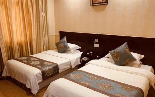 Jining Sishui Green Tree Business Hotel