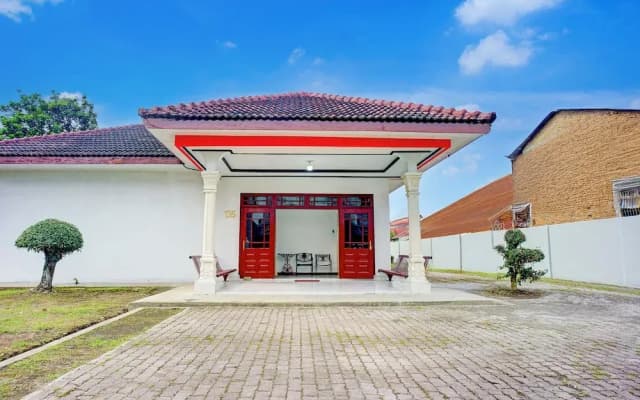 Hotel O Krakatau Near Universitas Muhammadiya Sumatra Utara ( UMSU )