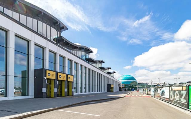 Отель Caps Lock Airport Hotel (Капс Лок Аэропорт)