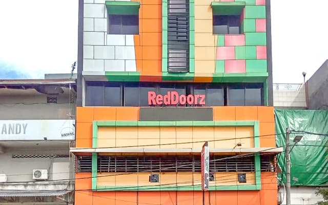 Ocean View Hotel Makassar RedPartner