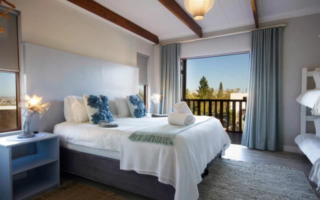 A Hilltop Country Retreat