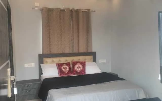 Staylo Paradise Villa