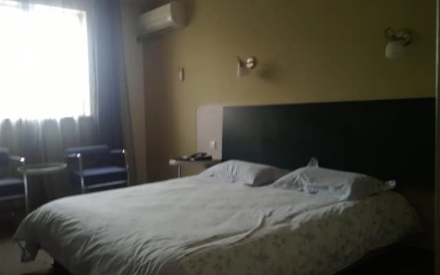 Motel 168 Nanjing He Yan Road Inn