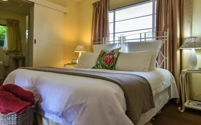 Bushwillow Spacious Cottage for 2 People With Private Garden Access!