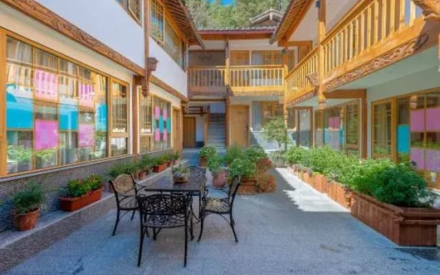 Lijiang Huazizai Premium Garden Inn