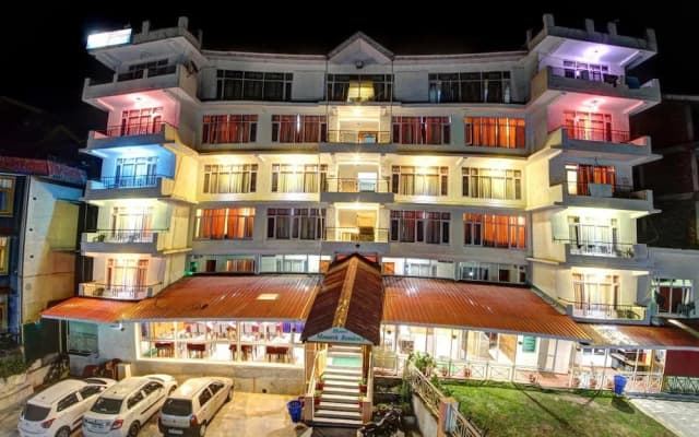 Hotel Monarch Residency Manali