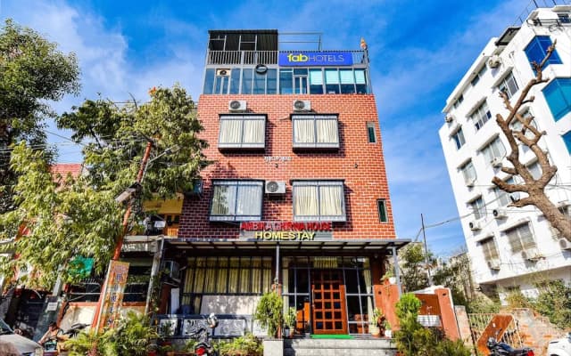 Fabhotel Ambika Chirwa House