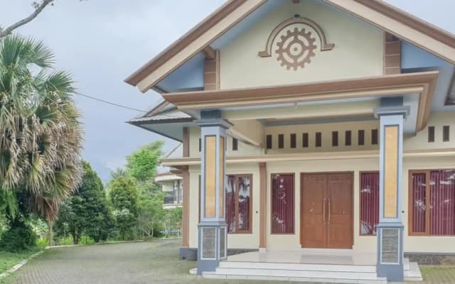 OYO 1483 Hotel Bumi Bermi Permai