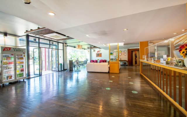 WE Valley Hotel