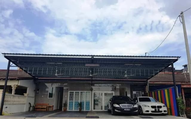Teruntum 96 Guesthouse
