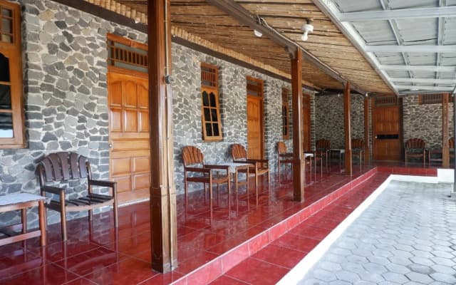 OYO 860 Rajasa Hotel