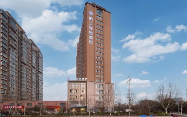 Moshang Qingju Hotel (Shenqiu  North Station . LongdingGuomao Branch)