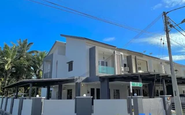 Entire Vacation House In Sitiawan