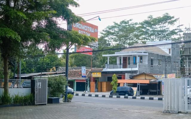RedDoorz @ Artomoro Guest House