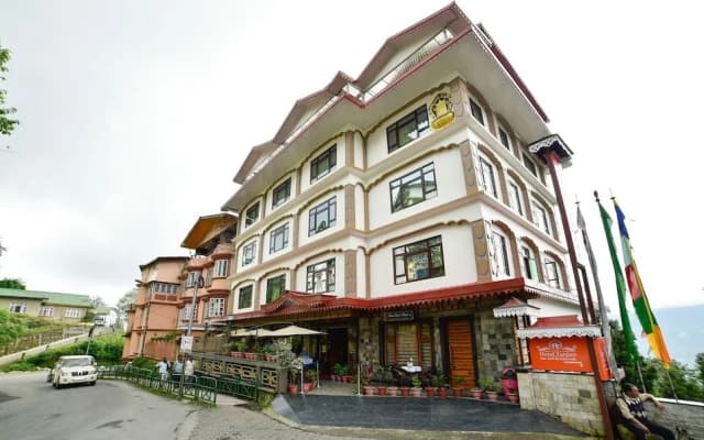 Treebo Tryst Hotel Tarcon