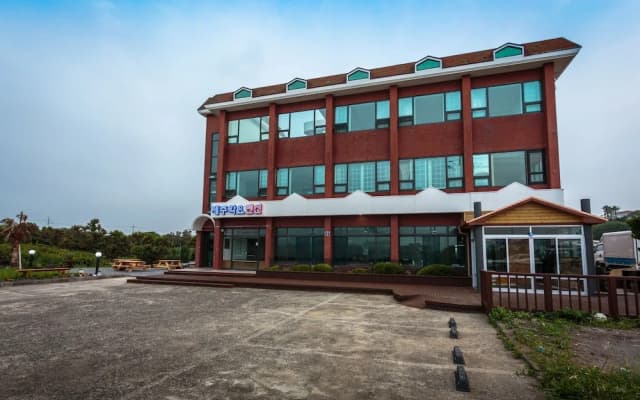 Jeju Wayo Pension